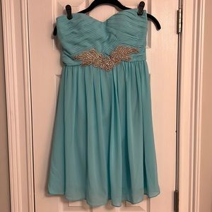 Beautiful aqua strapless cocktail dress- perfect for a cruise, resort, or Dance!